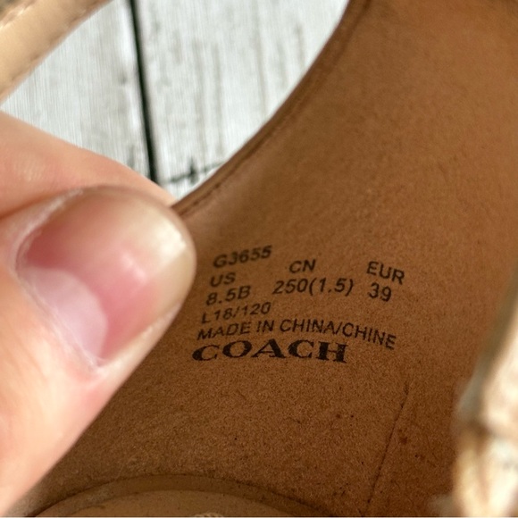 PREOWNED WOMENS COACH BIG BUCKLE NUDE WEDGE HEELS SIZE 8.5 - Picture 7 of 9